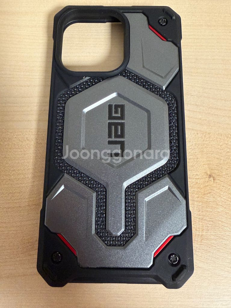 아이폰15프로맥스 uag 맥세이프모나크케블라실버팝니다.--2