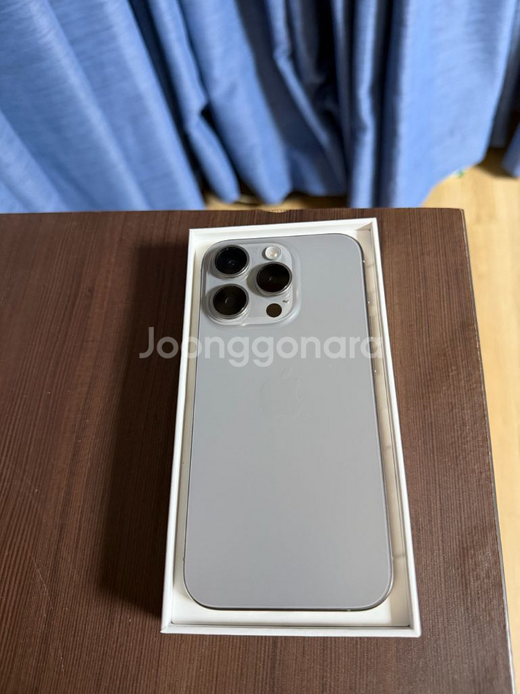 아이폰 15프로 내츄럴티타늄 128gb 판매합니다--0