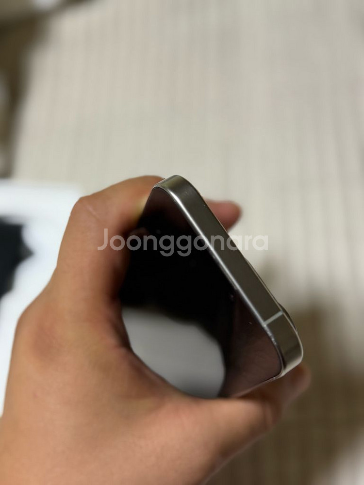 아이폰 15프로 내츄럴티타늄 128gb 판매합니다--3