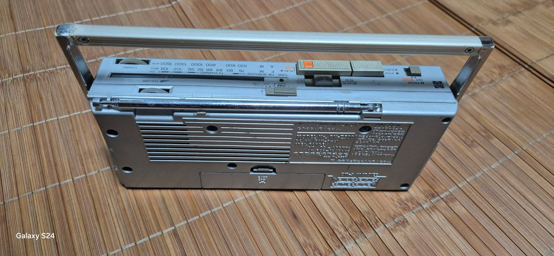 내쇼날 마이크로 카세트라디오 RN-Z500--1