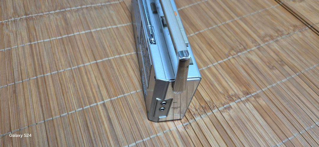 내쇼날 마이크로 카세트라디오 RN-Z500--2