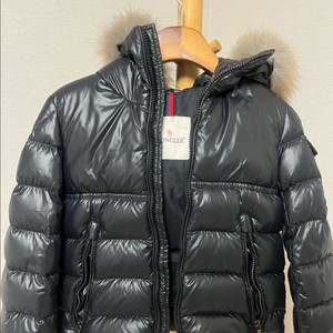 몽클레어 뉴바이런 패딩 유광 6Y
