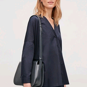 cos 코스 가죽 가방 (네고가능)