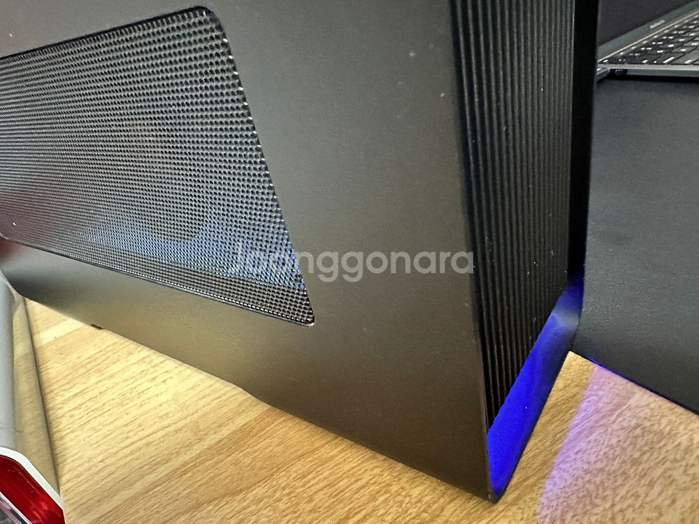 선더볼트 eGPU 박스+ Radeon RX Vega64--6