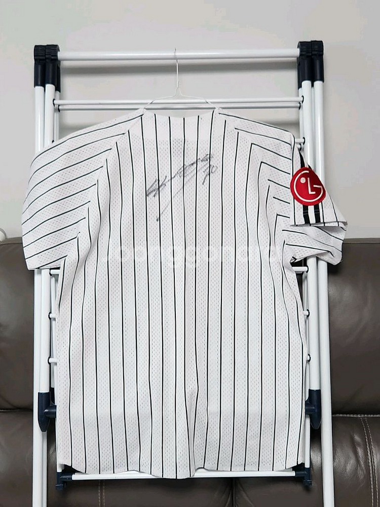 (100호)엘지트원스 홈유니폼--1