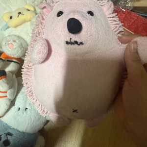 인형 여러게 있어요