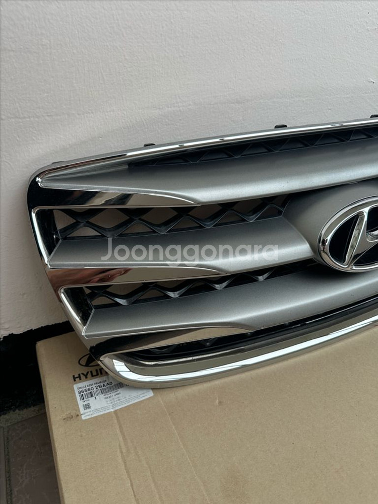 싼타페 더스타일 12년식 라디에이터 그릴 (가격 낮춤)--2