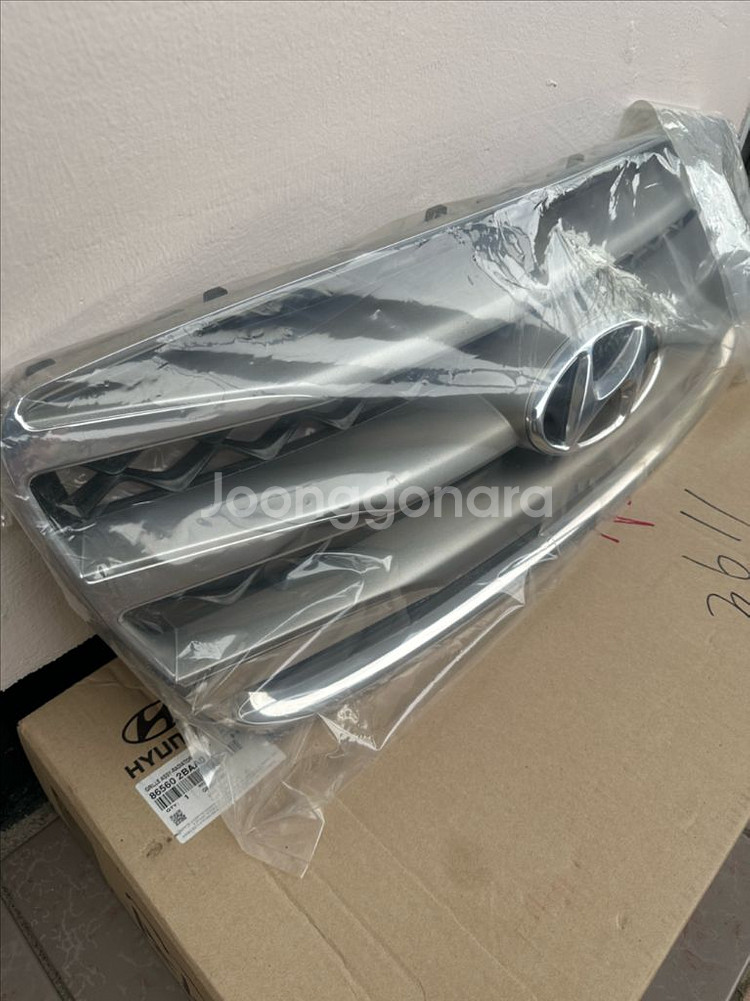 싼타페 더스타일 12년식 라디에이터 그릴 (가격 낮춤)--6