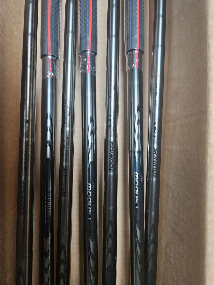 타이틀리스트 2025년 Vapor Black T200 이미지