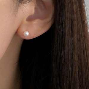 메이비투아 14k 클래식 천연 담수 진주 귀걸이 5mm