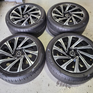 벤츠W214 신형E클래스 19인치 순정휠타이어