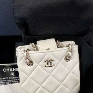 샤넬 베니티 버킷 화이트