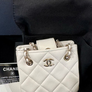 샤넬 베니티 버킷 화이트