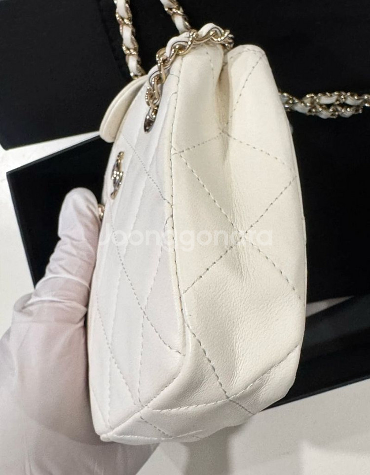 샤넬 베니티 버킷 화이트--1