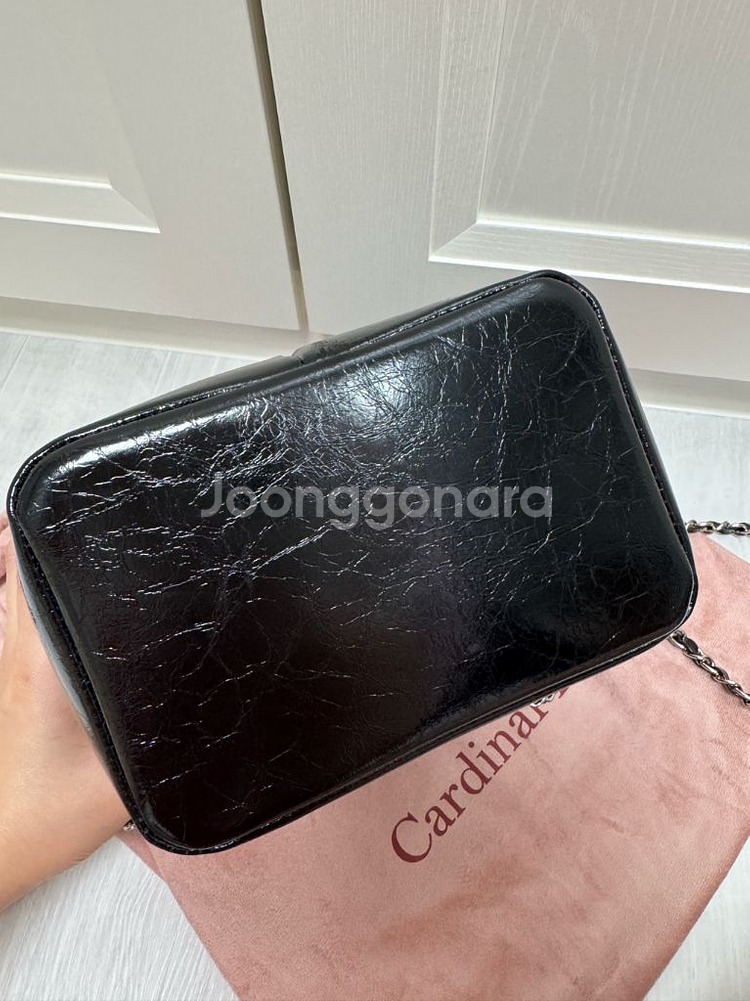 새상품급) 카디널레드 하우아백 블랙 은장 체인백팩--3