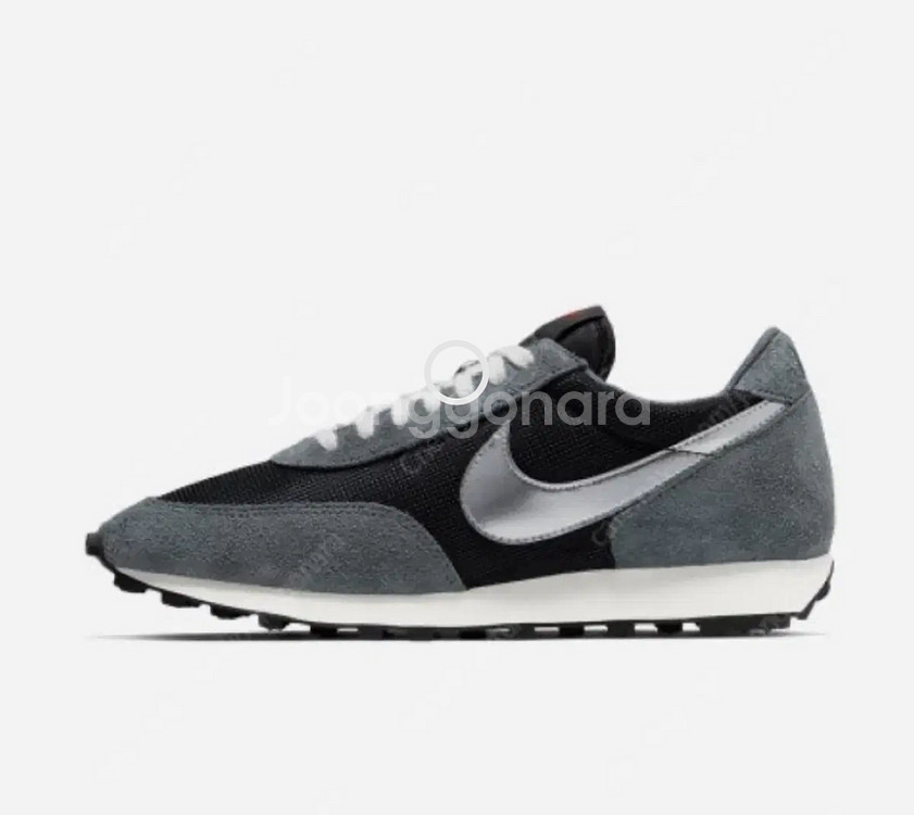 나이키 데이브레이크 SP 메탈릭 실버(검은) 255사이--1