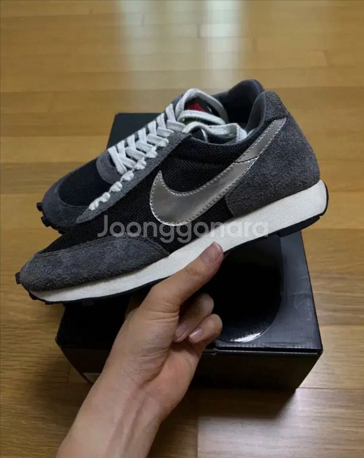 나이키 데이브레이크 SP 메탈릭 실버(검은) 255사이--3