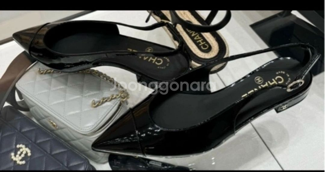 샤넬 에나멜 슬링백 38.5--0