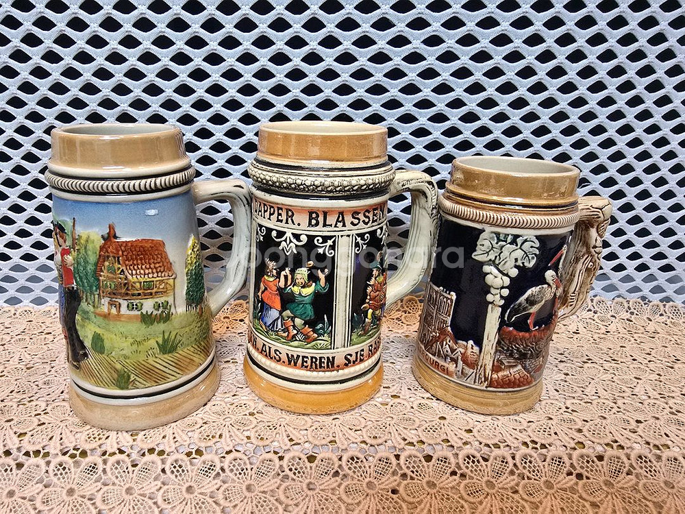 취미로 모은 독일 도자기 맥주컵 5점.미사용--5