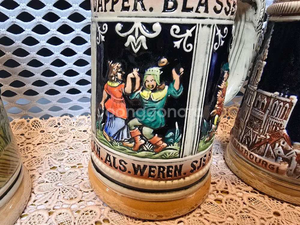 취미로 모은 독일 도자기 맥주컵 5점.미사용--8