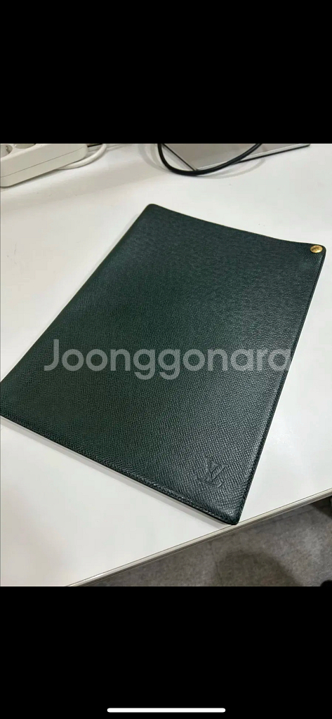 루이비통 타이가 그린 브리프 서류철--0