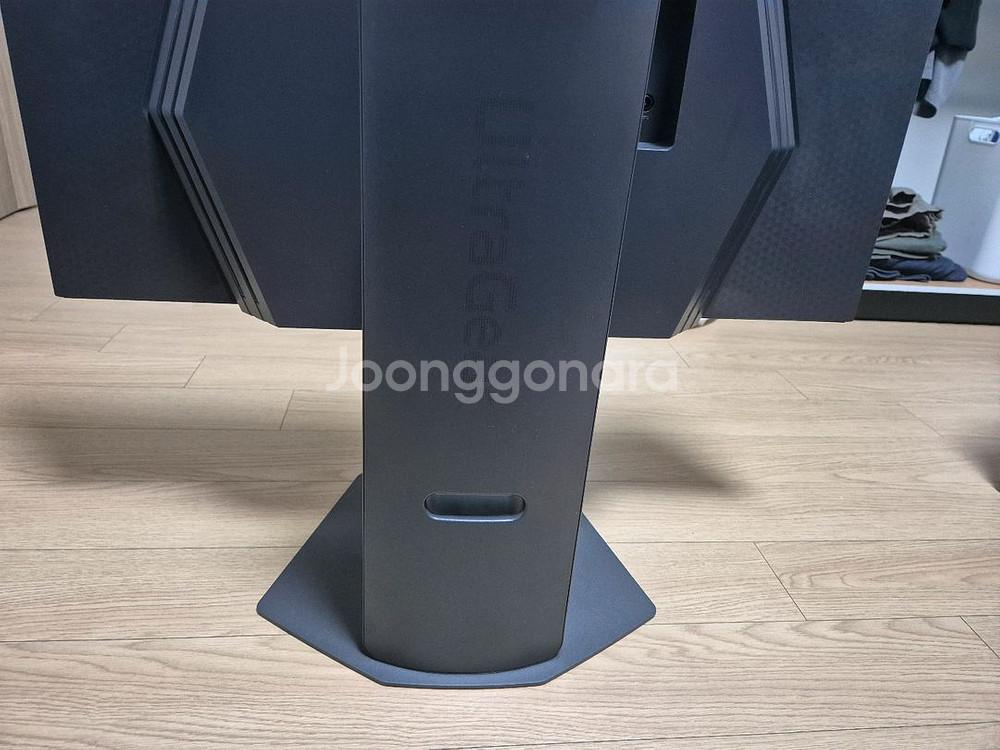 LG 27gs94u 4k1 44hz모니터 팝니다.--3