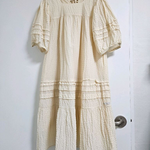 써스데이아일랜드 연노랑 오버핏원피스 55