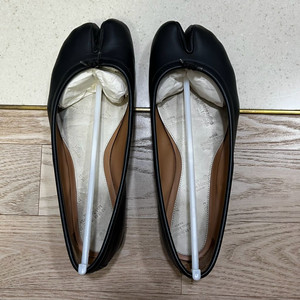 메종 마르지엘라 타비 플랫 37 블랙