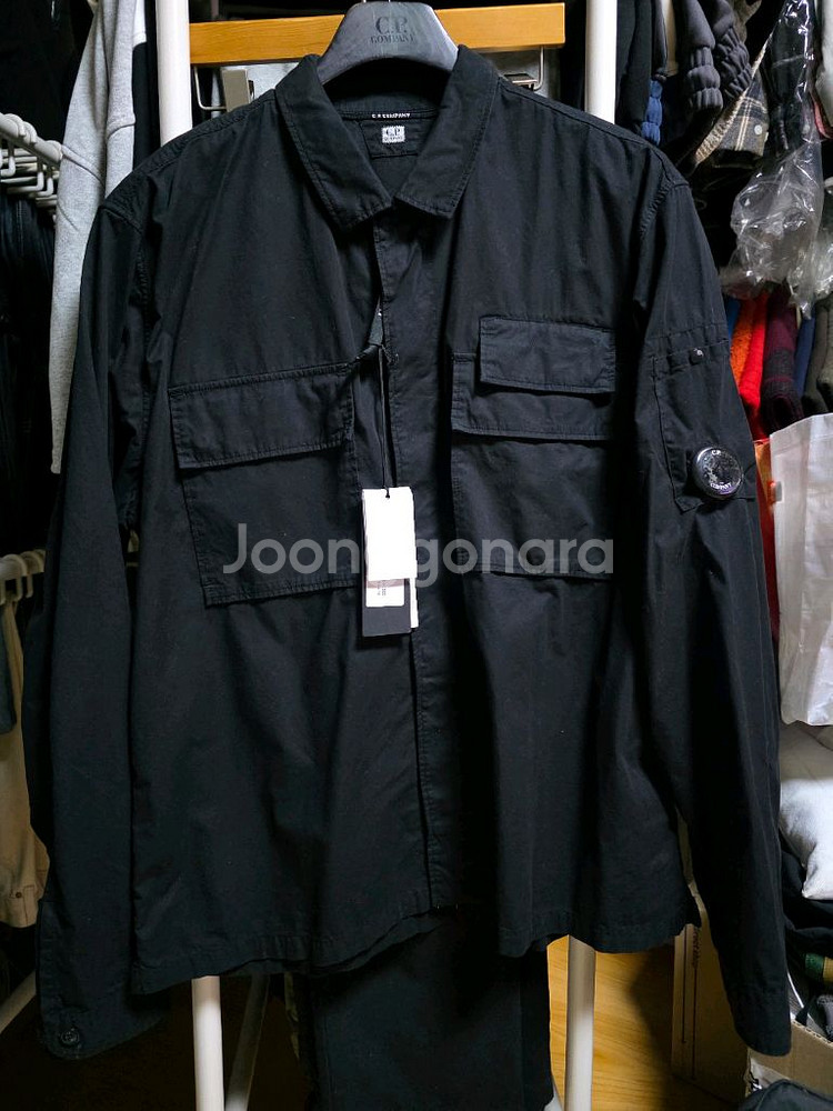 (CP컴퍼니) 신상 오버셔츠 저렴하게 내놔요 (새상품)--1