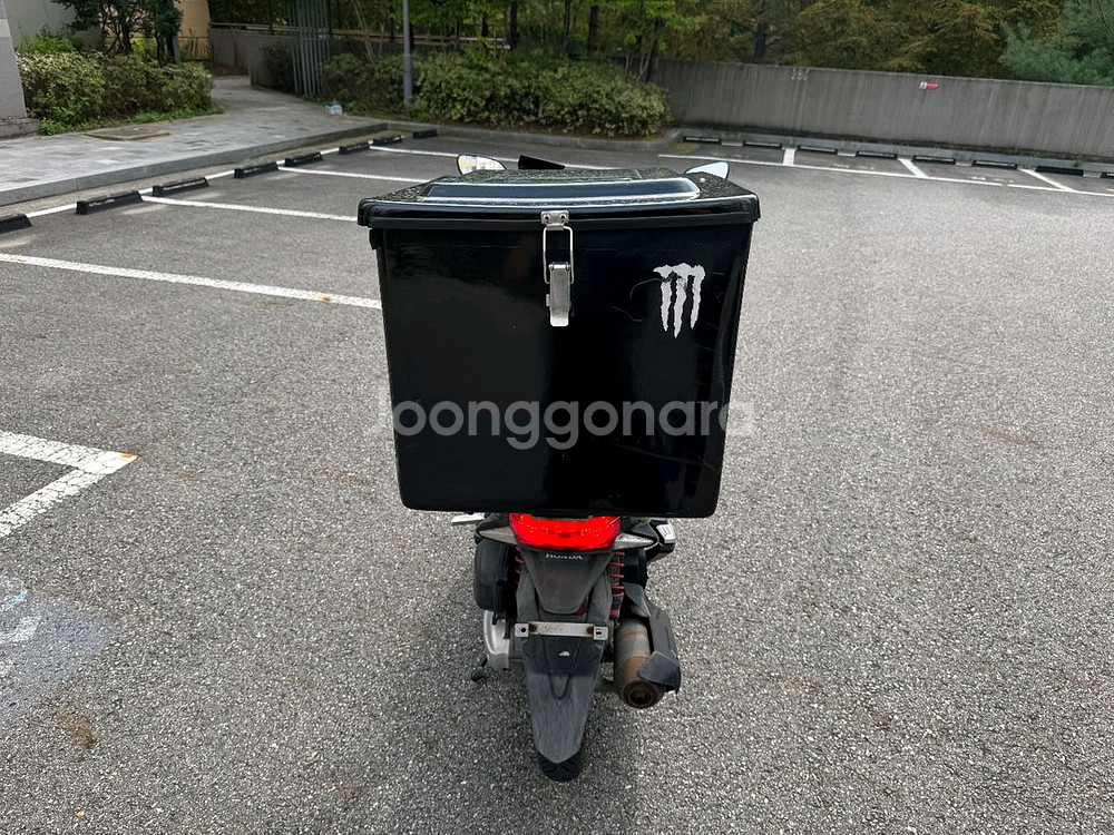 혼다 pcx125 16년 짧은키로수 배달풀셋팅 팝니다--2
