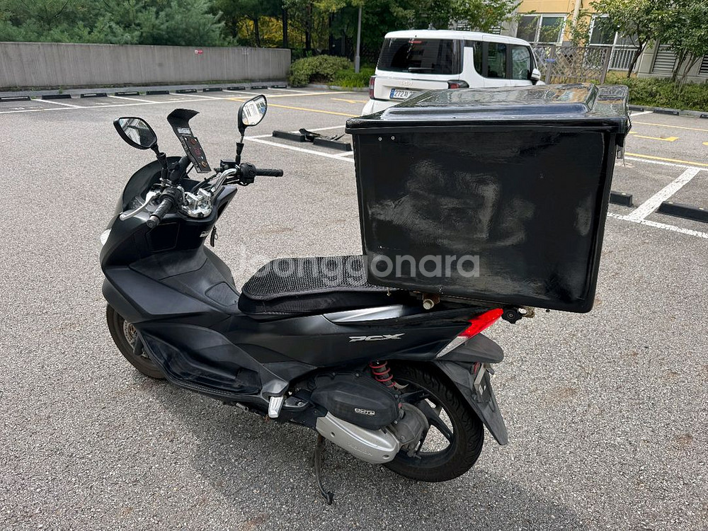 혼다 pcx125 16년 짧은키로수 배달풀셋팅 팝니다--3