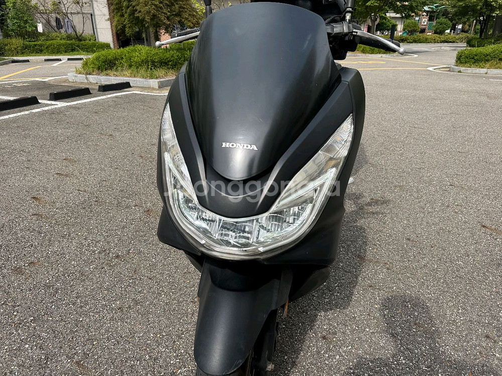 혼다 pcx125 16년 짧은키로수 배달풀셋팅 팝니다--8