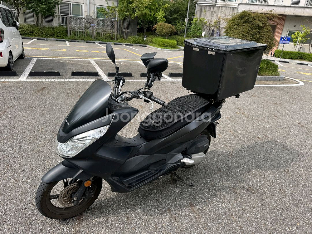 혼다 pcx125 16년 짧은키로수 배달풀셋팅 팝니다--6