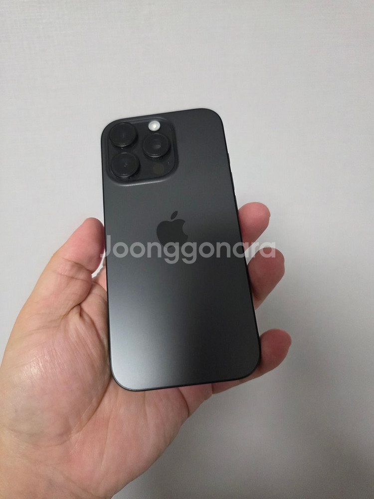 아이폰16프로 블랙 티타늄 256기가 SS급 팝니다.--1