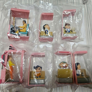 짱구 버스 피규어 7종 확정 풀세트 판매합니다.