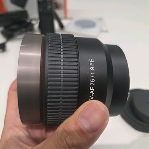 삼양 단렌즈 75mm T1.9