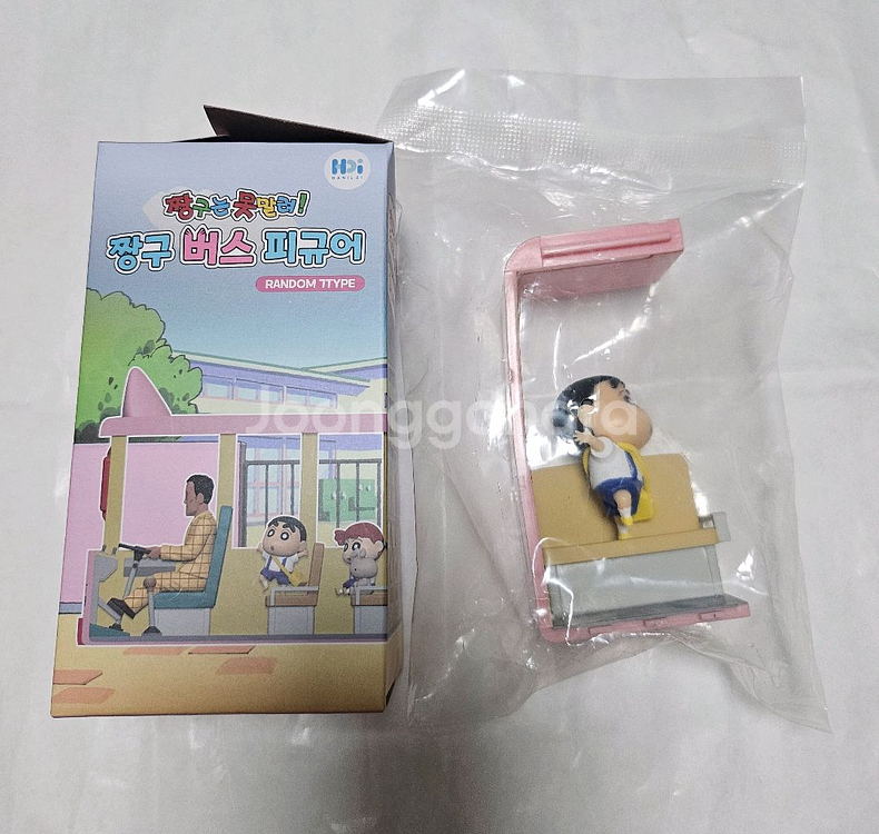 짱구버스피규어 판매합니다.--0