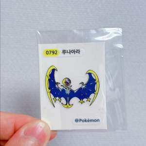 루나아라 포켓몬 띠부실 스티커