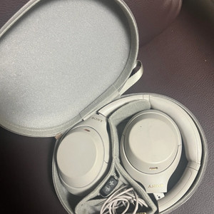 소니 WH-1000XM4 헤드폰