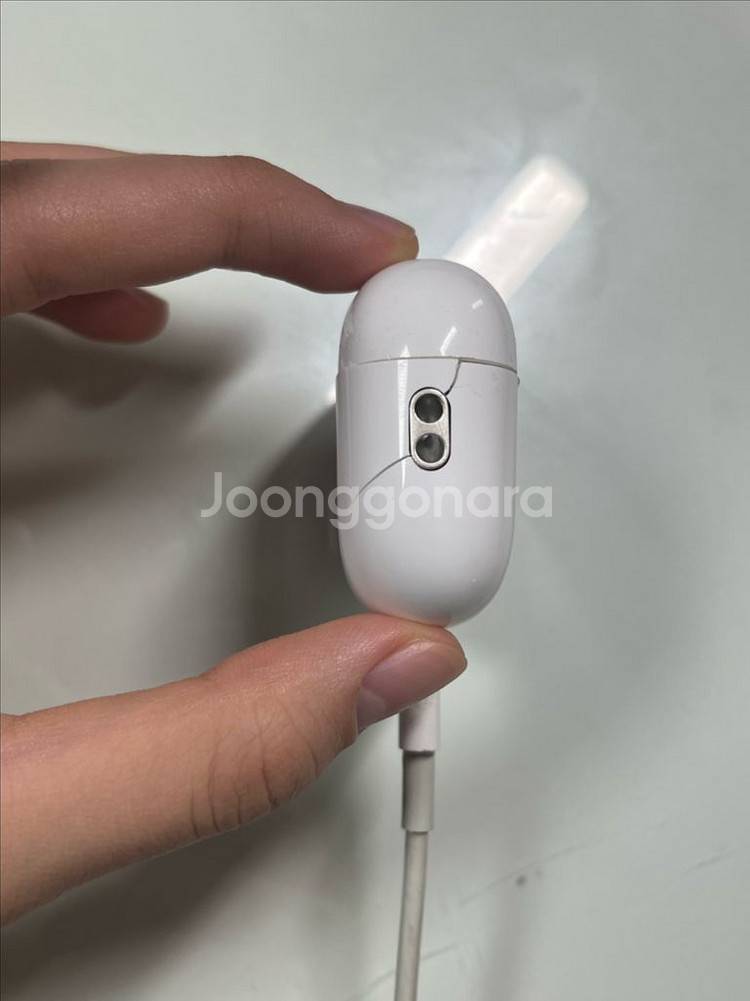 (정상작동)망가진 에어팟프로1 본체 팔아요--4
