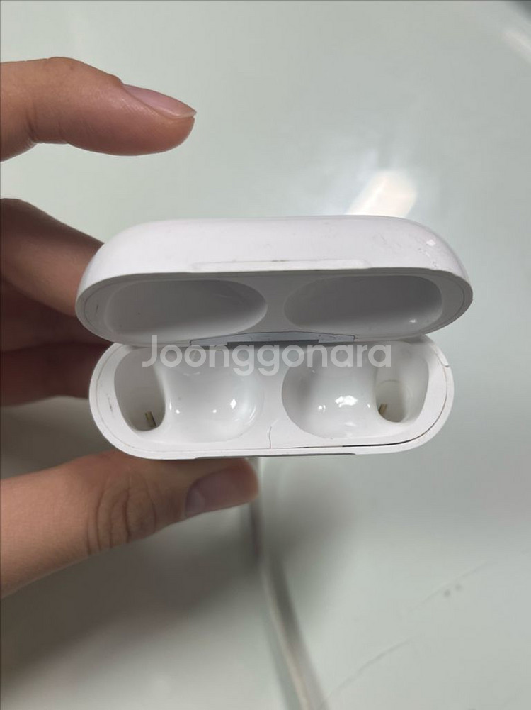 (정상작동)망가진 에어팟프로1 본체 팔아요--2