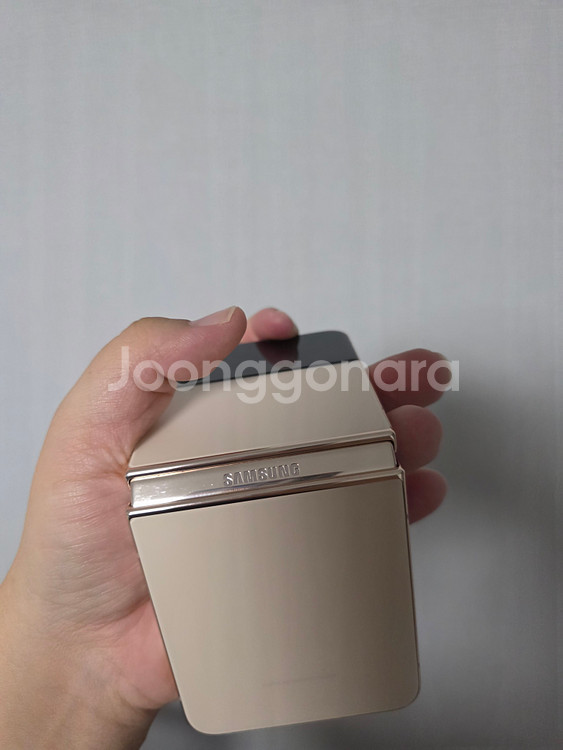 갤럭시 Z플립4 핑크골드 512기가 A급 팝니다--6