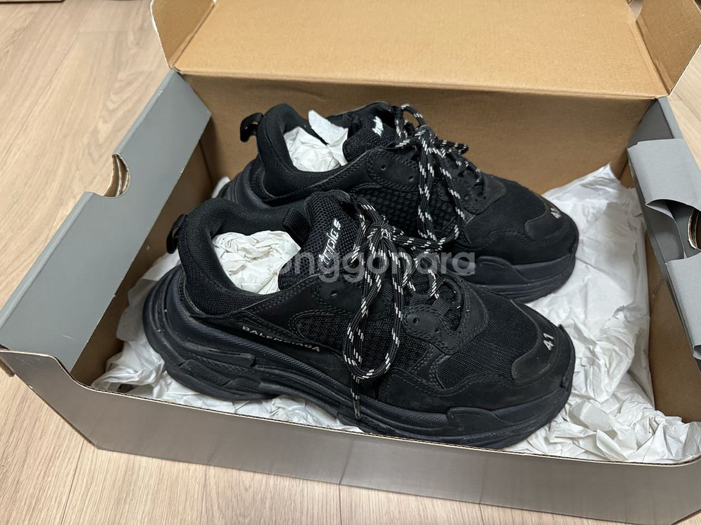 발렌시아가 트리플S 더티블랙 41--0