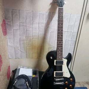 콜트 CR100 입문용 일렉기타 판매합니다