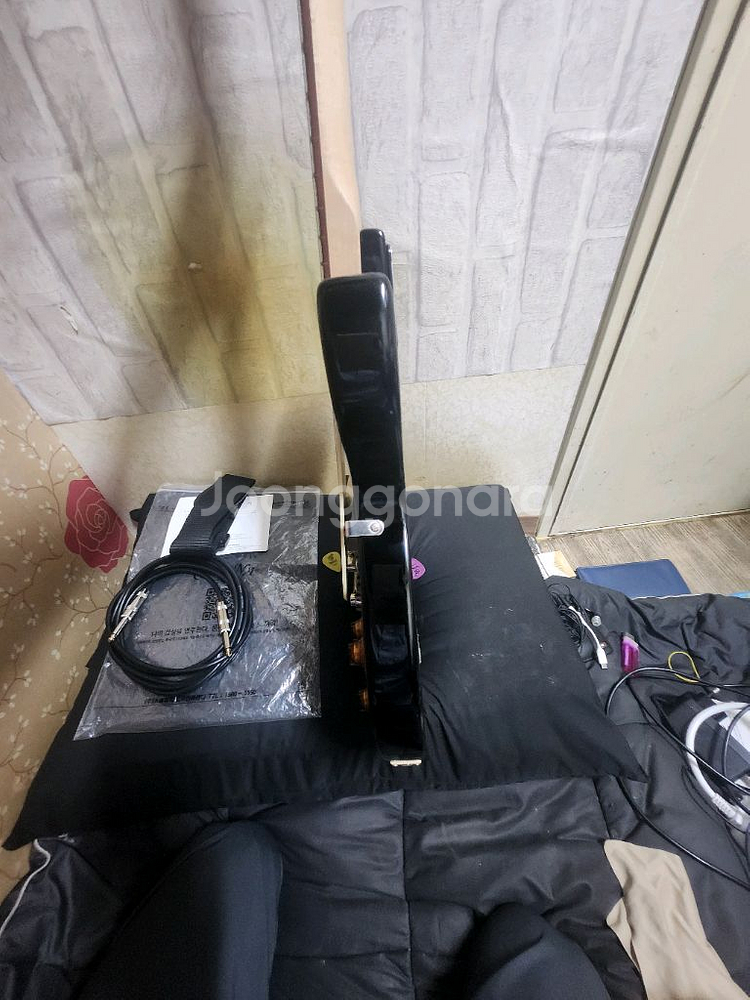 콜트 CR100 입문용 일렉기타 판매합니다--3