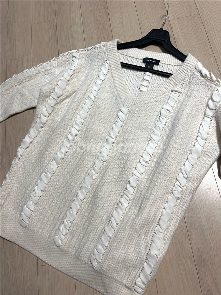 클럽모나코 우븐 디테일 니트 스웨터 브이넥 리본 꽈배기--9