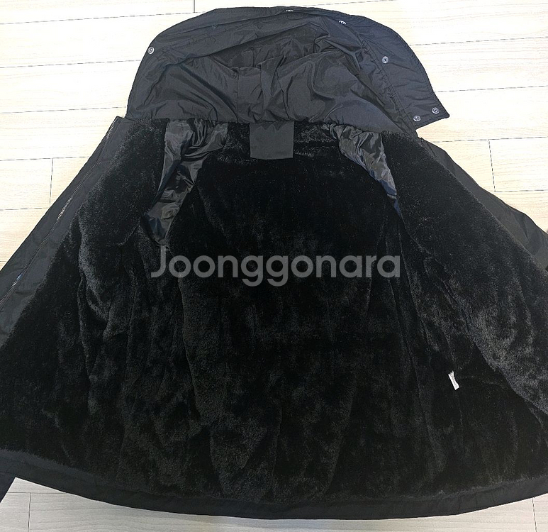 블랙 후드 스트링 털 안감 야상 점퍼--3