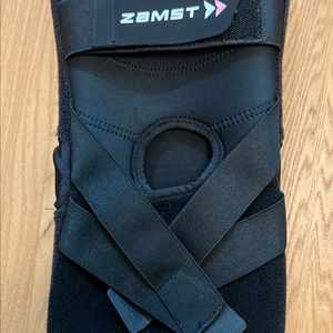 잠스트 무릎보호대 zk-protect M 사이즈 팝니다