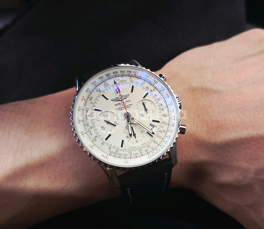 브라이틀링 네비타이머 한정판--1