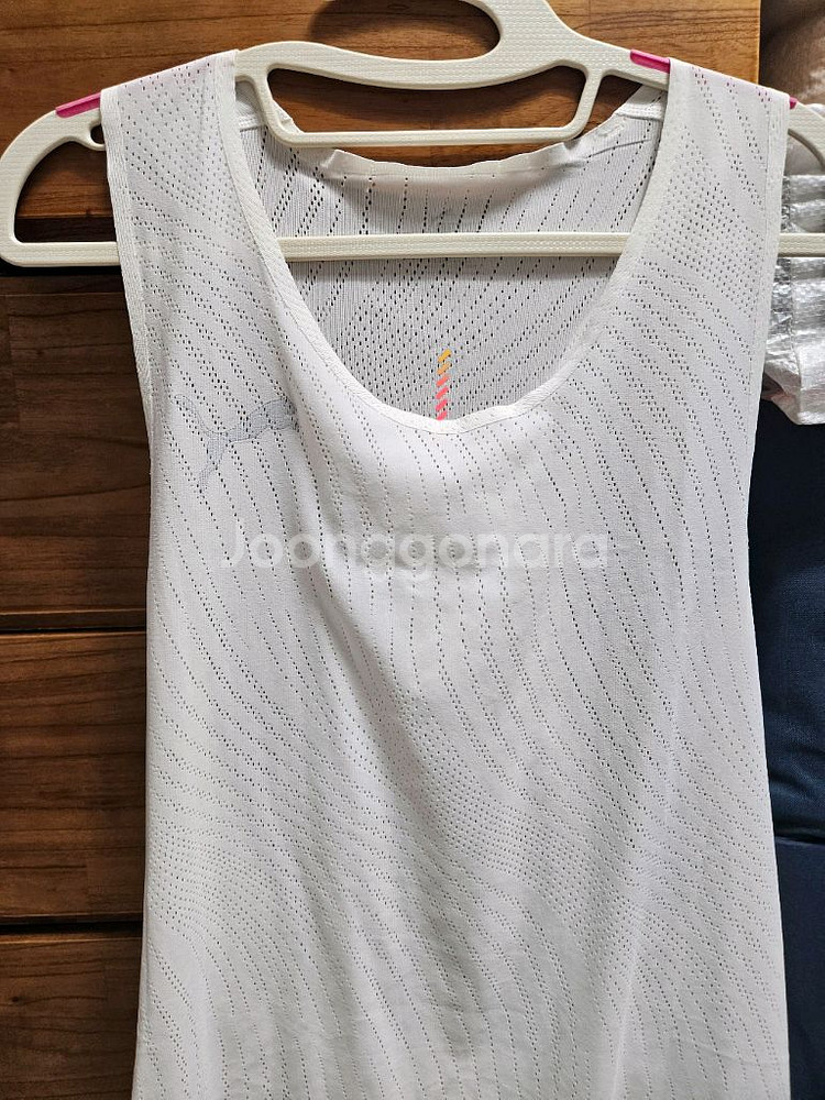 푸마 클라우드스펀 싱글렛 2xl 흰색 판매해요--0